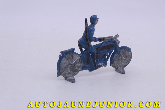 Le Germany Moto solo civil est en vente sur Auto Jaune Junior ! Découvrez nos collections de diecast Minialuxe, CIJ, C-I-J, JRD, J-R-D, Matchbox, Majorette… AutoJaune Junior ; AutoJauneJunior.com : LE site de partage pour les passionés de miniatures et collectionneurs de jouets anciens !