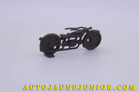 Le Inconnu Moto Moto est en vente sur Auto Jaune Junior ! Découvrez nos collections de diecast Minialuxe, CIJ, C-I-J, JRD, J-R-D, Matchbox, Majorette… AutoJaune Junior ; AutoJauneJunior.com : LE site de partage pour les passionés de miniatures et collectionneurs de jouets anciens !