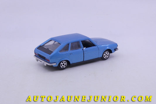 Le Norev Renault 30 TS est en vente sur Auto Jaune Junior ! Découvrez nos collections de diecast Minialuxe, CIJ, C-I-J, JRD, J-R-D, Matchbox, Majorette… AutoJaune Junior ; AutoJauneJunior.com : LE site de partage pour les passionés de miniatures et collectionneurs de jouets anciens !