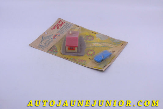 Le Autre Fabriquant Ferrari 750 Monza & Maison est en vente sur Auto Jaune Junior ! Découvrez nos collections de diecast Minialuxe, CIJ, C-I-J, JRD, J-R-D, Matchbox, Majorette… AutoJaune Junior ; AutoJauneJunior.com : LE site de partage pour les passionés de miniatures et collectionneurs de jouets anciens !