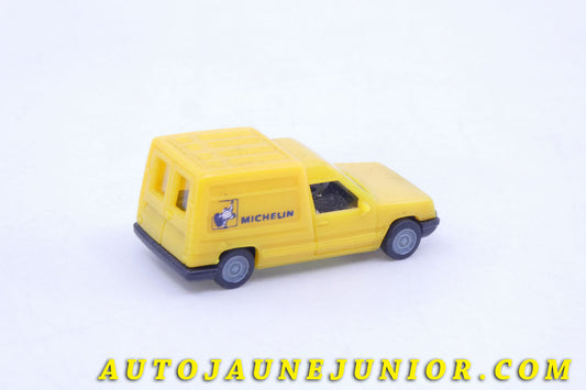 Le #1981 - Verem - Renault - Express camionette tôlée Michelin est en vente sur Auto Jaune Junior ! Découvrez nos collections de diecast Minialuxe, CIJ, C-I-J, JRD, J-R-D, Matchbox, Majorette… AutoJauneJunior.com : le site de vente en ligne et de partage pour les passionés de miniatures et collectionneurs de jouets anciens ! Des centaines de modèles en vente, et des nouveautés mises en ligne chaque jour à 21h00 !