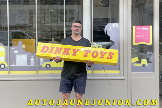 Le Dinky Toys Aucun Enseigne Dinky Toys Néon est en vente sur Auto Jaune Junior ! Découvrez nos collections de diecast Minialuxe, CIJ, C-I-J, JRD, J-R-D, Matchbox, Majorette… AutoJaune Junior ; AutoJauneJunior.com : LE site de partage pour les passionés de miniatures et collectionneurs de jouets anciens !