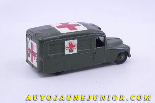 Le Dinky Toys Daimler Ambulance militaire (marché américain) est en vente sur Auto Jaune Junior ! Découvrez nos collections de diecast Minialuxe, CIJ, C-I-J, JRD, J-R-D, Matchbox, Majorette… AutoJaune Junior ; AutoJauneJunior.com : LE site de partage pour les passionés de miniatures et collectionneurs de jouets anciens !