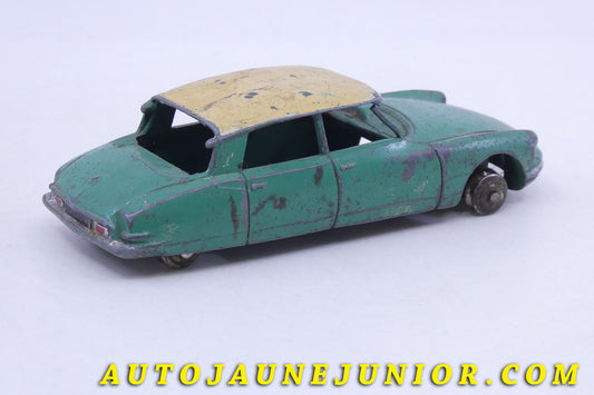 Le Dinky Toys Citroën DS 19 est en vente sur Auto Jaune Junior ! Découvrez nos collections de diecast Minialuxe, CIJ, C-I-J, JRD, J-R-D, Matchbox, Majorette… AutoJaune Junior ; AutoJauneJunior.com : LE site de partage pour les passionés de miniatures et collectionneurs de jouets anciens !