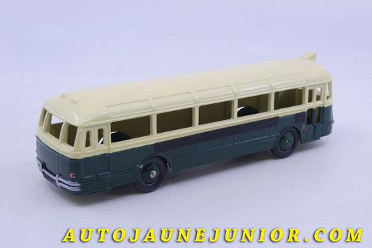 Le Dinky Toys Chausson AP52 Car est en vente sur Auto Jaune Junior ! Découvrez nos collections de diecast Minialuxe, CIJ, C-I-J, JRD, J-R-D, Matchbox, Majorette… AutoJaune Junior ; AutoJauneJunior.com : LE site de partage pour les passionés de miniatures et collectionneurs de jouets anciens !