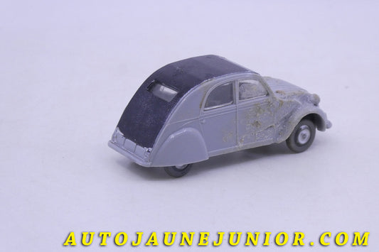 Le Siku Citroën 2 Cv 51' est en vente sur Auto Jaune Junior ! Découvrez nos collections de diecast Minialuxe, CIJ, C-I-J, JRD, J-R-D, Matchbox, Majorette… AutoJaune Junior ; AutoJauneJunior.com : LE site de partage pour les passionés de miniatures et collectionneurs de jouets anciens !