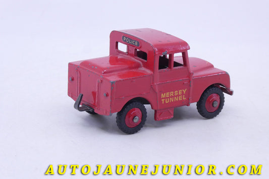 Le Dinky Toys Land-Rover 109 chassis court Police est en vente sur Auto Jaune Junior ! Découvrez nos collections de diecast Minialuxe, CIJ, C-I-J, JRD, J-R-D, Matchbox, Majorette… AutoJaune Junior ; AutoJauneJunior.com : LE site de partage pour les passionés de miniatures et collectionneurs de jouets anciens !