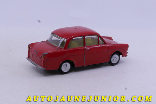 Le Lion Car DAF 33 est en vente sur Auto Jaune Junior ! Découvrez nos collections de diecast Minialuxe, CIJ, C-I-J, JRD, J-R-D, Matchbox, Majorette… AutoJaune Junior ; AutoJauneJunior.com : LE site de partage pour les passionés de miniatures et collectionneurs de jouets anciens !