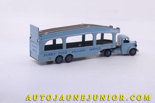 Le Dinky Toys Bedford O semi remorque porte autos - Version bleu clair "unis" (cabine et semi-remorque)….mais semi remorque bicolore est en vente sur Auto Jaune Junior ! Découvrez nos collections de diecast Minialuxe, CIJ, C-I-J, JRD, J-R-D, Matchbox, Majorette… AutoJaune Junior ; AutoJauneJunior.com : LE site de partage pour les passionés de miniatures et collectionneurs de jouets anciens !
