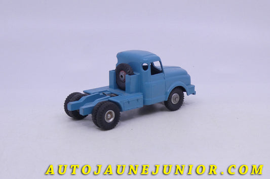Le Dinky Toys Willeme Tracteur Premier type est en vente sur Auto Jaune Junior ! Découvrez nos collections de diecast Minialuxe, CIJ, C-I-J, JRD, J-R-D, Matchbox, Majorette… AutoJaune Junior ; AutoJauneJunior.com : LE site de partage pour les passionés de miniatures et collectionneurs de jouets anciens !