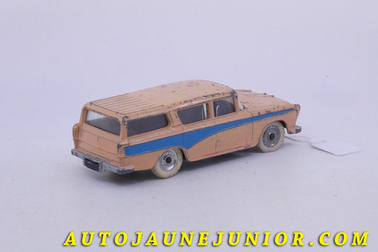 Le Dinky Toys Nash Rambler (version jantes acier) est en vente sur Auto Jaune Junior ! Découvrez nos collections de diecast Minialuxe, CIJ, C-I-J, JRD, J-R-D, Matchbox, Majorette… AutoJaune Junior ; AutoJauneJunior.com : LE site de partage pour les passionés de miniatures et collectionneurs de jouets anciens !