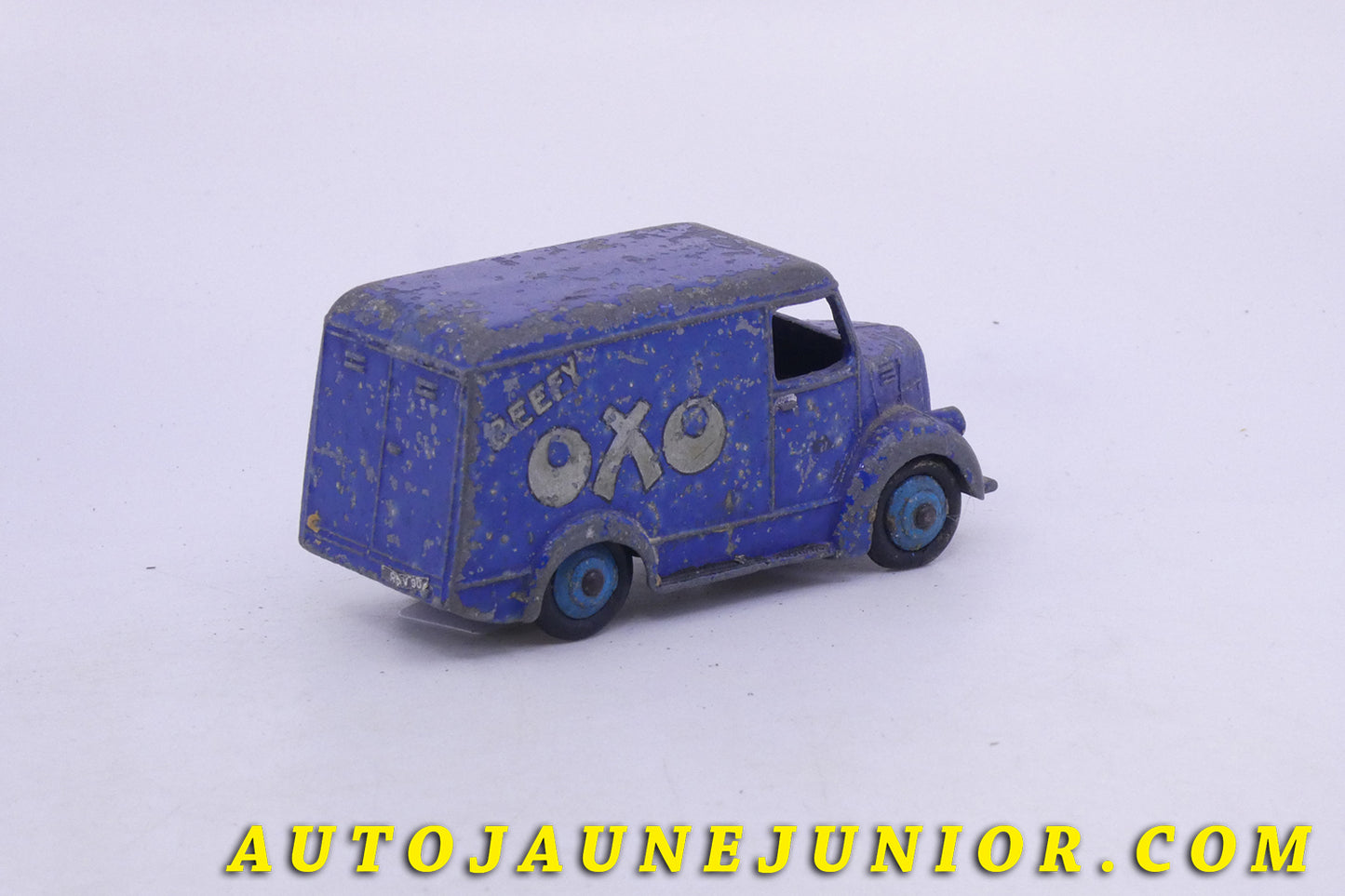 Le Dinky Toys Auto Tojan 15 Cwt Oxo est en vente sur Auto Jaune Junior ! Découvrez nos collections de diecast Minialuxe, CIJ, C-I-J, JRD, J-R-D, Matchbox, Majorette… AutoJaune Junior ; AutoJauneJunior.com : LE site de partage pour les passionés de miniatures et collectionneurs de jouets anciens !