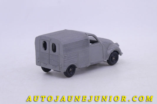 Le Clé Citroën 2Cv Van est en vente sur Auto Jaune Junior ! Découvrez nos collections de diecast Minialuxe, CIJ, C-I-J, JRD, J-R-D, Matchbox, Majorette… AutoJaune Junior ; AutoJauneJunior.com : LE site de partage pour les passionés de miniatures et collectionneurs de jouets anciens !