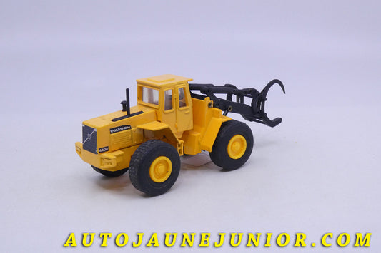 Le Conrad Volvo Chargeur 4400 est en vente sur Auto Jaune Junior ! Découvrez nos collections de diecast Minialuxe, CIJ, C-I-J, JRD, J-R-D, Matchbox, Majorette… AutoJaune Junior ; AutoJauneJunior.com : LE site de partage pour les passionés de miniatures et collectionneurs de jouets anciens !