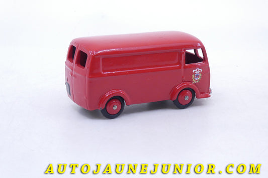 Le Dinky Toys Peugeot D3A Pompiers de Paris est en vente sur Auto Jaune Junior ! Découvrez nos collections de diecast Minialuxe, CIJ, C-I-J, JRD, J-R-D, Matchbox, Majorette… AutoJaune Junior ; AutoJauneJunior.com : LE site de partage pour les passionés de miniatures et collectionneurs de jouets anciens !