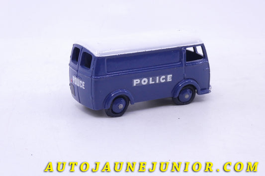 Le Dinky Toys Citroën D3A Police Proto est en vente sur Auto Jaune Junior ! Découvrez nos collections de diecast Minialuxe, CIJ, C-I-J, JRD, J-R-D, Matchbox, Majorette… AutoJaune Junior ; AutoJauneJunior.com : LE site de partage pour les passionés de miniatures et collectionneurs de jouets anciens !
