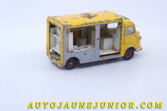 Le Dinky Toys Citroën 1200Kgs Philips est en vente sur Auto Jaune Junior ! Découvrez nos collections de diecast Minialuxe, CIJ, C-I-J, JRD, J-R-D, Matchbox, Majorette… AutoJaune Junior ; AutoJauneJunior.com : LE site de partage pour les passionés de miniatures et collectionneurs de jouets anciens !