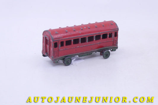 Le Hubley Ford Wagon est en vente sur Auto Jaune Junior ! Découvrez nos collections de diecast Minialuxe, CIJ, C-I-J, JRD, J-R-D, Matchbox, Majorette… AutoJaune Junior ; AutoJauneJunior.com : LE site de partage pour les passionés de miniatures et collectionneurs de jouets anciens !