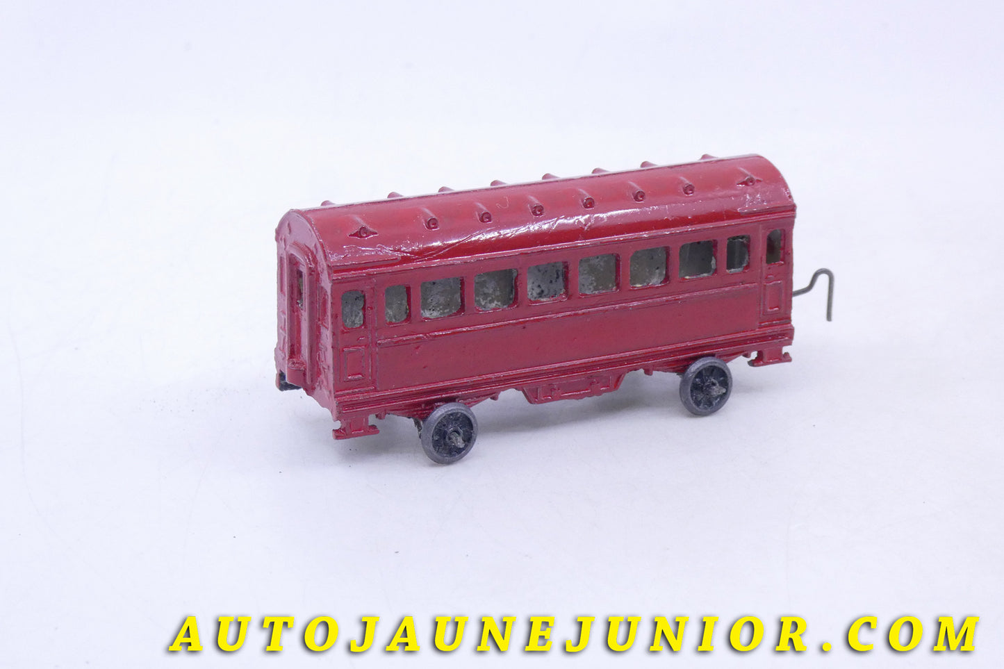 Le Solido Renault Cabine téléphonique est en vente sur Auto Jaune Junior ! Découvrez nos collections de diecast Minialuxe, CIJ, C-I-J, JRD, J-R-D, Matchbox, Majorette… AutoJaune Junior ; AutoJauneJunior.com : LE site de partage pour les passionés de miniatures et collectionneurs de jouets anciens !