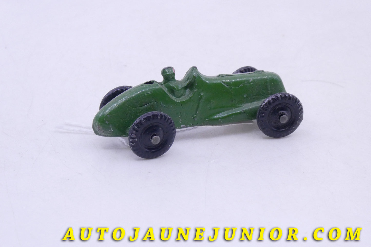 Le GB MG Ulster (Copie de la Dinky GB 35B) est en vente sur Auto Jaune Junior ! Découvrez nos collections de diecast Minialuxe, CIJ, C-I-J, JRD, J-R-D,  Matchbox, Majorette… AutoJaune Junior ; AutoJauneJunior.com : LE site de partage pour les passionés de miniatures et collectionneurs de jouets anciens !