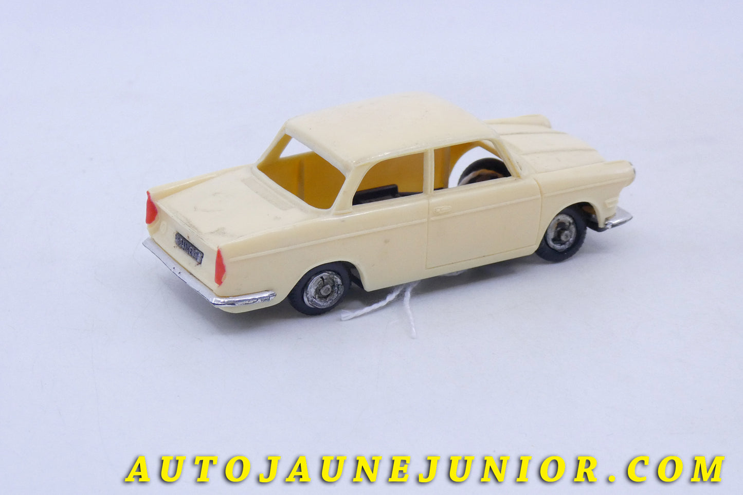 Le Norev BMW 700 LS (Série Baby) est en vente sur Auto Jaune Junior ! Découvrez nos collections de diecast Minialuxe, CIJ, C-I-J, JRD, J-R-D,  Matchbox, Majorette… AutoJaune Junior ; AutoJauneJunior.com : LE site de partage pour les passionés de miniatures et collectionneurs de jouets anciens !