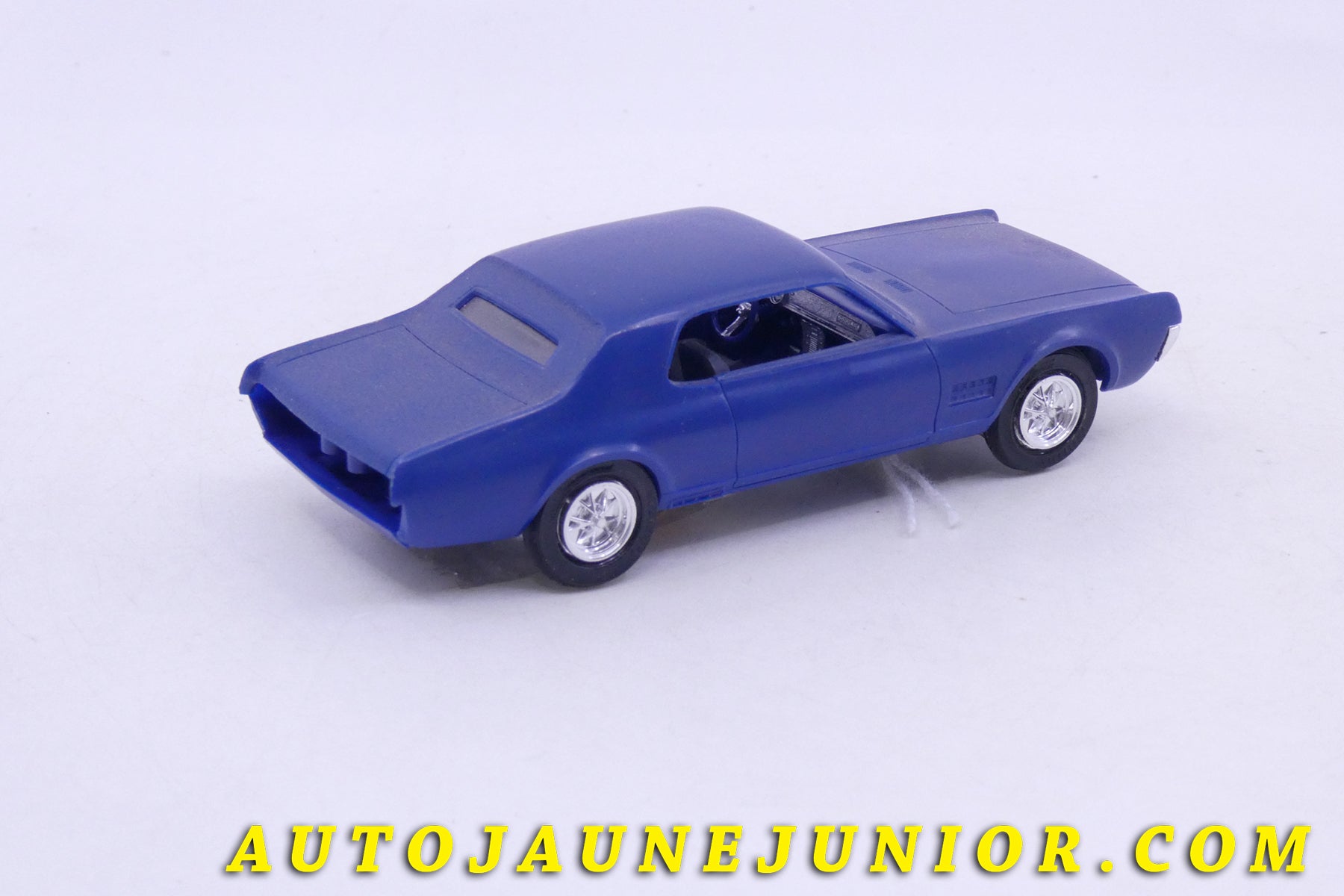 Le Maquette US Ford Mercury Cougar est en vente sur Auto Jaune Junior ! Découvrez nos collections de diecast Minialuxe, CIJ, C-I-J, JRD, J-R-D,  Matchbox, Majorette… AutoJaune Junior ; AutoJauneJunior.com : LE site de partage pour les passionés de miniatures et collectionneurs de jouets anciens !