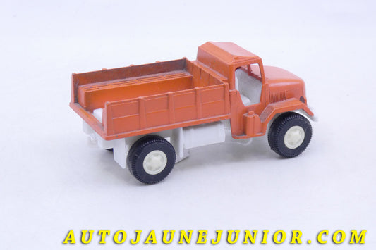 Le Tootsietoys GMC Camion Ridelles est en vente sur Auto Jaune Junior ! Découvrez nos collections de diecast Minialuxe, CIJ, C-I-J, JRD, J-R-D, Matchbox, Majorette… AutoJauneJunior.com : LE site de partage pour les passionés de miniatures et collectionneurs de jouets anciens !