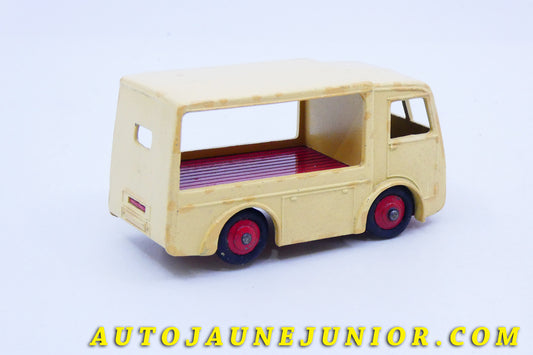 Le #3418 - Dinky Toys - Walker - Camionette Electrique NCB est en vente sur Auto Jaune Junior ! Découvrez nos collections de diecast Minialuxe, CIJ, C-I-J, JRD, J-R-D, Matchbox, Majorette… AutoJauneJunior.com : le site de vente en ligne et de partage pour les passionés de miniatures et collectionneurs de jouets anciens ! Des centaines de modèles en vente, et des nouveautés mises en ligne chaque jour à 21h00 !