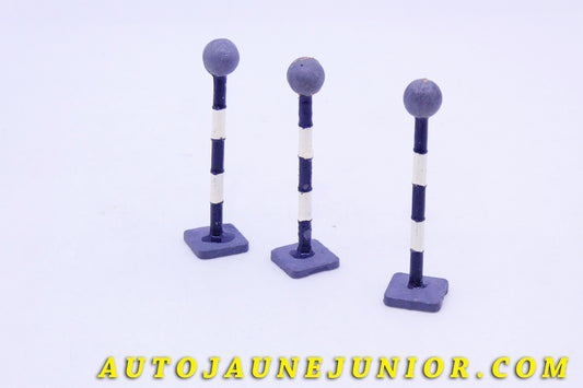 Le #3423 - GB - Panneaux - Lot de 3 Belisha Beacon est en vente sur Auto Jaune Junior ! Découvrez nos collections de diecast Minialuxe, CIJ, C-I-J, JRD, J-R-D, Matchbox, Majorette… AutoJauneJunior.com : le site de vente en ligne et de partage pour les passionés de miniatures et collectionneurs de jouets anciens ! Des centaines de modèles en vente, et des nouveautés mises en ligne chaque jour à 21h00 !