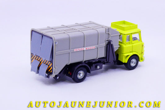 Le #3436 - Dinky Toys - Bedford - TK Benne à ordures est en vente sur Auto Jaune Junior ! Découvrez nos collections de diecast Minialuxe, CIJ, C-I-J, JRD, J-R-D, Matchbox, Majorette… AutoJauneJunior.com : le site de vente en ligne et de partage pour les passionés de miniatures et collectionneurs de jouets anciens ! Des centaines de modèles en vente, et des nouveautés mises en ligne chaque jour à 21h00 !