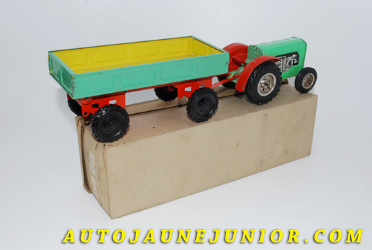 Le #3462 - Gescha - Western Germany - Tracteur agricole à friction avec sa remorque est en vente sur Auto Jaune Junior ! Découvrez nos collections de diecast Minialuxe, CIJ, C-I-J, JRD, J-R-D, Matchbox, Majorette… AutoJauneJunior.com : le site de vente en ligne et de partage pour les passionés de miniatures et collectionneurs de jouets anciens ! Des centaines de modèles en vente, et des nouveautés mises en ligne chaque jour à 21h00 !
