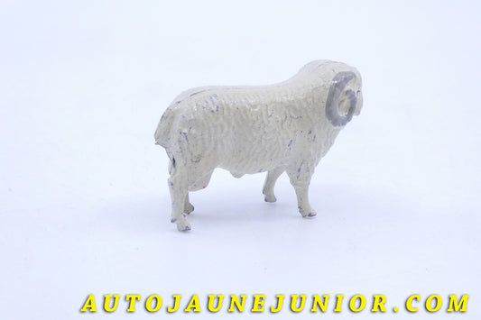 Le Objet divers Animal Bélier est en vente sur Auto Jaune Junior ! Découvrez nos collections de diecast Minialuxe, CIJ, C-I-J, JRD, J-R-D, Matchbox, Majorette… AutoJauneJunior.com : LE site de partage pour les passionés de miniatures et collectionneurs de jouets anciens !