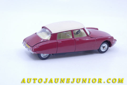 Le #3716 - Dinky Toys - Citroën - DS 19 est en vente sur Auto Jaune Junior ! Découvrez nos collections de diecast Minialuxe, CIJ, C-I-J, JRD, J-R-D, Matchbox, Majorette… AutoJauneJunior.com : le site de vente en ligne et de partage pour les passionés de miniatures et collectionneurs de jouets anciens ! Des centaines de modèles en vente, et des nouveautés mises en ligne chaque jour à 21h00 !