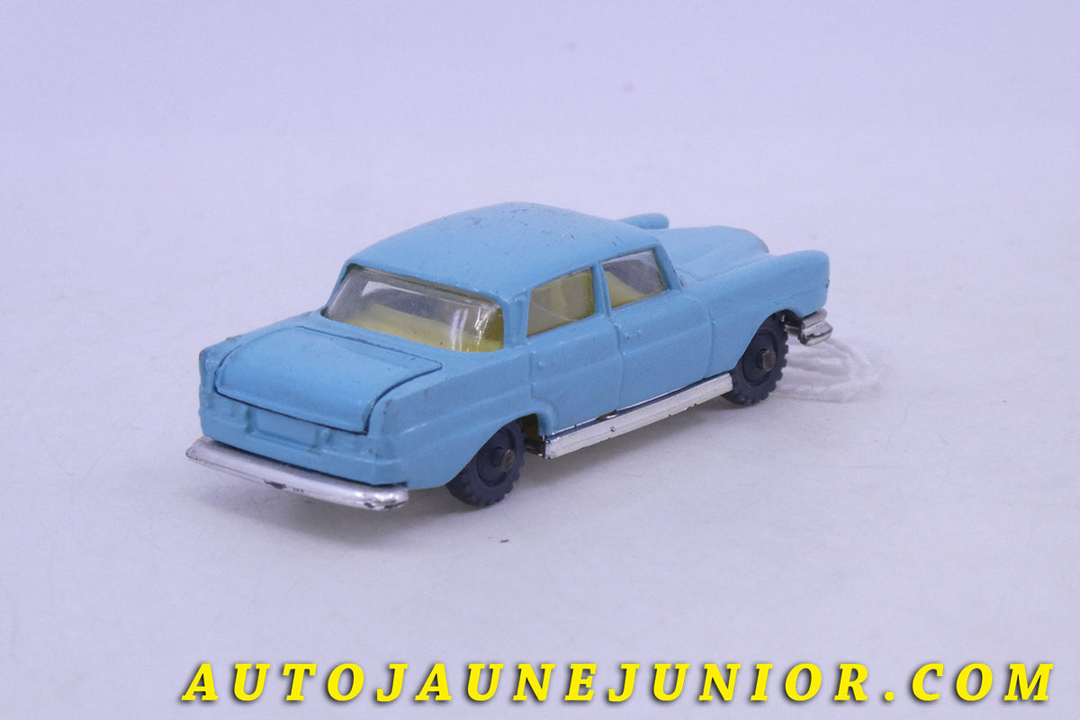 Le Husky Mercedes Berline 220 est en vente sur Auto Jaune Junior ! Découvrez nos collections de diecast Minialuxe, CIJ, C-I-J, JRD, J-R-D, Matchbox, Majorette… AutoJaune Junior ; AutoJauneJunior.com : LE site de partage pour les passionés de miniatures et collectionneurs de jouets anciens !
