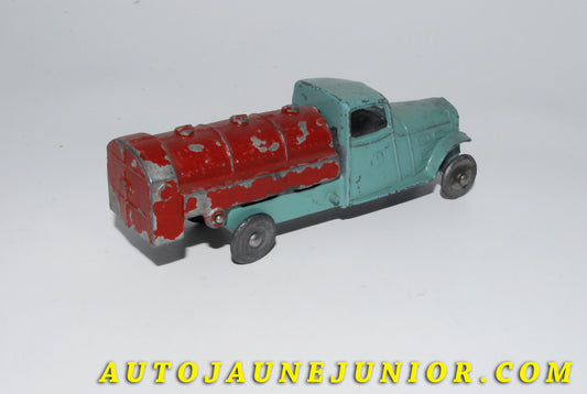 Le #4151 - AR - Peugeot - 301 citerne est en vente sur Auto Jaune Junior ! Découvrez nos collections de diecast Minialuxe, CIJ, C-I-J, JRD, J-R-D, Matchbox, Majorette… AutoJauneJunior.com : le site de vente en ligne et de partage pour les passionés de miniatures et collectionneurs de jouets anciens ! Des centaines de modèles en vente, et des nouveautés mises en ligne chaque jour à 21h00 !