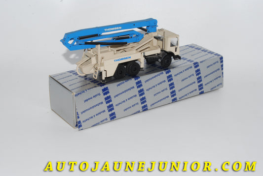 Le #4229 - Conrad - Mack - Tracteur MR avec chassis 3 essieus - Pompe à béton Thomsen TVS 3212H est en vente sur Auto Jaune Junior ! Découvrez nos collections de diecast Minialuxe, CIJ, C-I-J, JRD, J-R-D, Matchbox, Majorette… AutoJauneJunior.com : le site de vente en ligne et de partage pour les passionés de miniatures et collectionneurs de jouets anciens ! Des centaines de modèles en vente, et des nouveautés mises en ligne chaque jour à 21h00 !