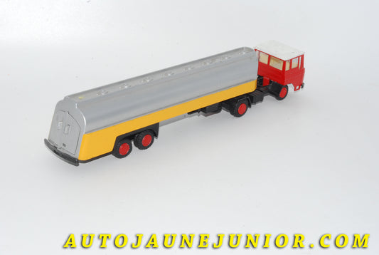 Le #4712 - Lion Car - DAF - 2600 Tracteur Semi-remorque Citerne (moins fréquente version avec flancs colorés en jaune) est en vente sur Auto Jaune Junior ! Découvrez nos collections de diecast Minialuxe, CIJ, C-I-J, JRD, J-R-D, Matchbox, Majorette… AutoJauneJunior.com : le site de vente en ligne et de partage pour les passionés de miniatures et collectionneurs de jouets anciens ! Des centaines de modèles en vente, et des nouveautés mises en ligne chaque jour à 21h00 !