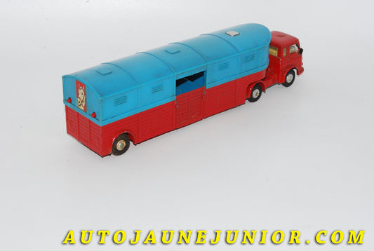 Le #4729 - Corgi Toys - Bedford - TK semi remorque chevaux cirque Chipperfields est en vente sur Auto Jaune Junior ! Découvrez nos collections de diecast Minialuxe, CIJ, C-I-J, JRD, J-R-D, Matchbox, Majorette… AutoJauneJunior.com : le site de vente en ligne et de partage pour les passionés de miniatures et collectionneurs de jouets anciens ! Des centaines de modèles en vente, et des nouveautés mises en ligne chaque jour à 21h00 !