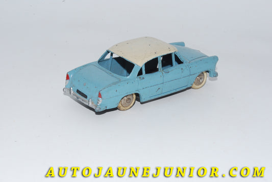 Le #4780 - Dinky Toys - Simca - Versailles berline est en vente sur Auto Jaune Junior ! Découvrez nos collections de diecast Minialuxe, CIJ, C-I-J, JRD, J-R-D, Matchbox, Majorette… AutoJauneJunior.com : le site de vente en ligne et de partage pour les passionés de miniatures et collectionneurs de jouets anciens ! Des centaines de modèles en vente, et des nouveautés mises en ligne chaque jour à 21h00 !