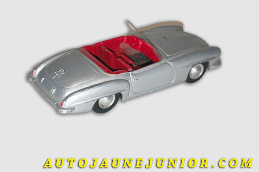 Le Märklin Mercedes 190 SL Cabriolet est en vente sur Auto Jaune Junior ! Découvrez nos collections de diecast Minialuxe, CIJ, C-I-J, JRD, J-R-D, Matchbox, Majorette… AutoJaune Junior ; AutoJauneJunior.com : LE site de partage pour les passionés de miniatures et collectionneurs de jouets anciens !
