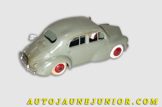 Le Norev Renault 4 Cv 3 Barres est en vente sur Auto Jaune Junior ! Découvrez nos collections de diecast Minialuxe, CIJ, C-I-J, JRD, J-R-D, Matchbox, Majorette… AutoJaune Junior ; AutoJauneJunior.com : LE site de partage pour les passionés de miniatures et collectionneurs de jouets anciens !