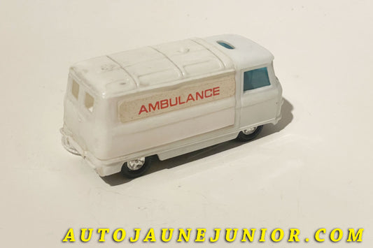 Le Petrel Commer 3/4 Ton Ambulance est en vente sur Auto Jaune Junior ! Découvrez nos collections de diecast Minialuxe, CIJ, C-I-J, JRD, J-R-D, Matchbox, Majorette… AutoJaune Junior ; AutoJauneJunior.com : LE site de partage pour les passionés de miniatures et collectionneurs de jouets anciens !
