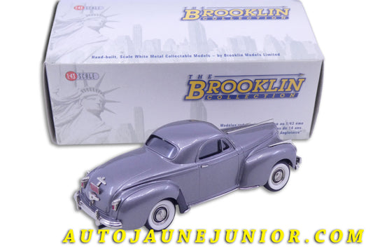 Le Brooklin Chrysler Saratoga "Skyline Gray Metallic" 1941 est en vente sur Auto Jaune Junior ! Découvrez nos collections de diecast Minialuxe, CIJ, C-I-J, JRD, J-R-D, Matchbox, Majorette… AutoJaune Junior ; AutoJauneJunior.com : LE site de partage pour les passionés de miniatures et collectionneurs de jouets anciens !