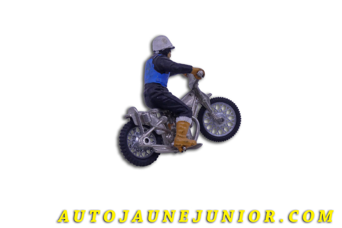 Le Britains Moto Speedway est en vente sur Auto Jaune Junior ! Découvrez nos collections de diecast Minialuxe, CIJ, C-I-J, JRD, J-R-D, Matchbox, Majorette… AutoJaune Junior ; AutoJauneJunior.com : LE site de partage pour les passionés de miniatures et collectionneurs de jouets anciens !