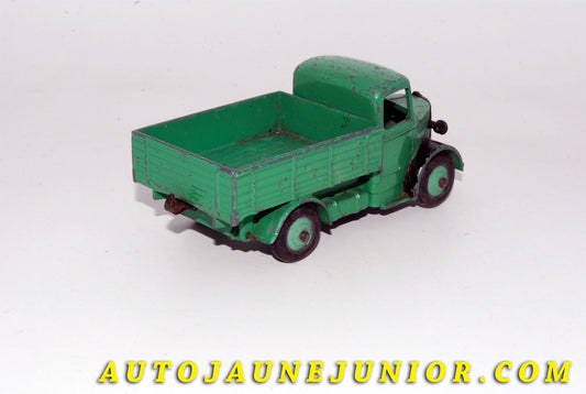Le #5503 - Dinky Toys - Bedford - Camion « O » Plateau Ridelles est en vente sur Auto Jaune Junior ! Découvrez nos collections de diecast Minialuxe, CIJ, C-I-J, JRD, J-R-D, Matchbox, Majorette… AutoJauneJunior.com : le site de vente en ligne et de partage pour les passionés de miniatures et collectionneurs de jouets anciens ! Des centaines de modèles en vente, et des nouveautés mises en ligne chaque jour à 21h00 !