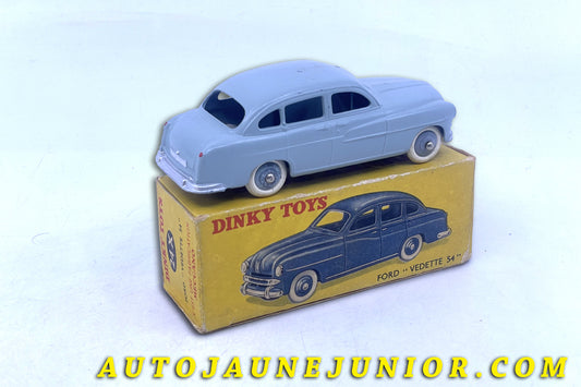 Le #6315 - Dinky Toys - Ford - Vedette 1954 - Chassis noir brillant est en vente sur Auto Jaune Junior ! Découvrez nos collections de diecast Minialuxe, CIJ, C-I-J, JRD, J-R-D, Matchbox, Majorette… AutoJauneJunior.com : le site de vente en ligne et de partage pour les passionés de miniatures et collectionneurs de jouets anciens ! Des centaines de modèles en vente, et des nouveautés mises en ligne chaque jour à 21h00 !