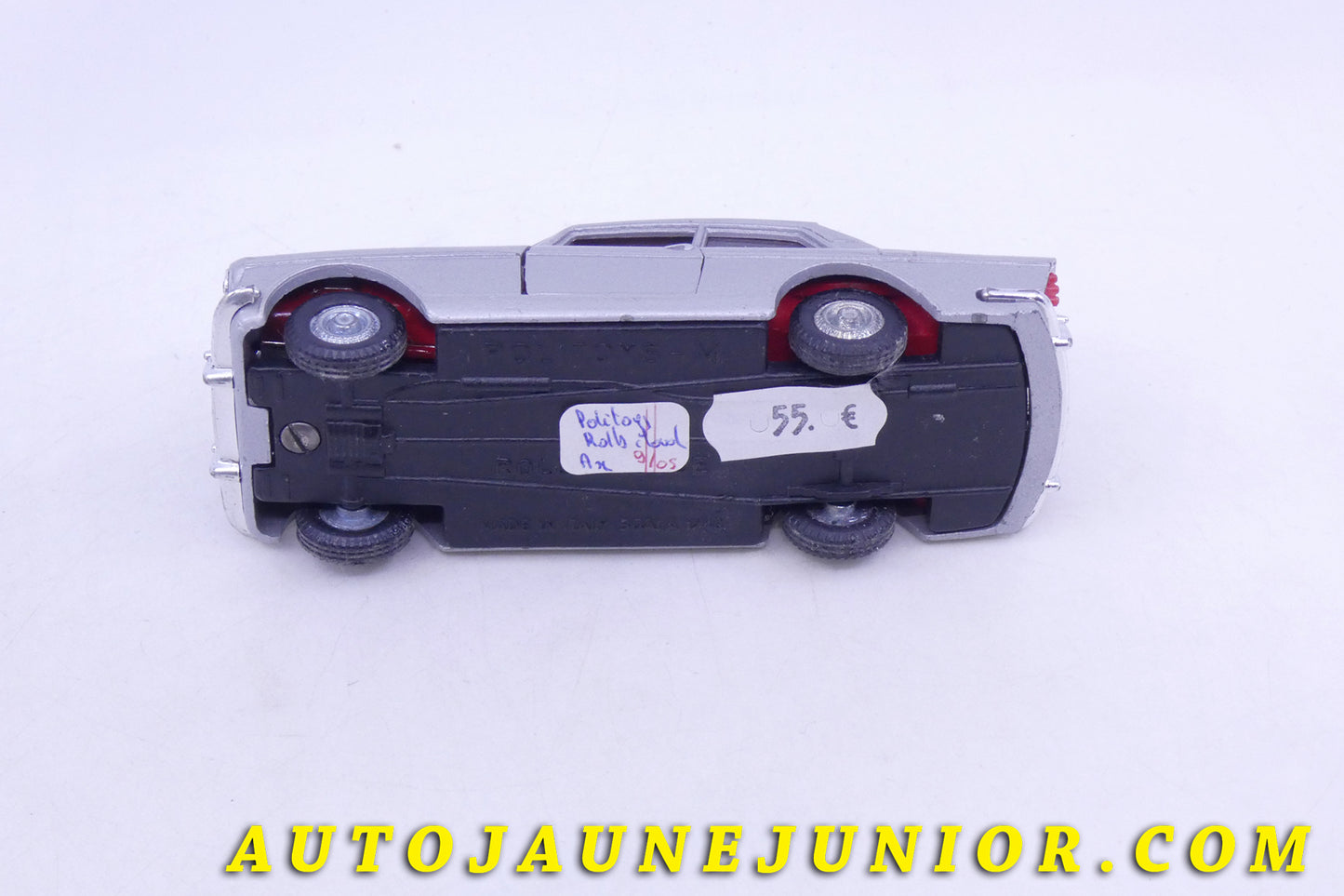 Le Politoys Rolls Royce Silver Cloud III est en vente sur Auto Jaune Junior ! Découvrez nos collections de diecast Tekno, Politoys, Mebetoys, Mercury, Joal, Diapet, Märklin, TootsieToys.AutoJaune Junior ; Vous avez le même jouet ? Profitez de notre expertise pour vous accompagner dans la vente de vos modèles ou votre collection ! Nous achetons tous lots de miniatures ! Contactez nous !