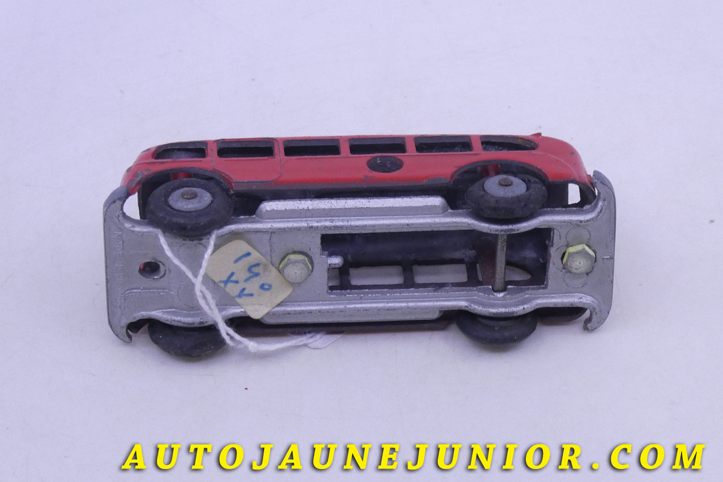 Le Solido Autocar Autocar est en vente sur Auto Jaune Junior ! Découvrez nos collections de diecast Tekno, Politoys, Mebetoys, Mercury, Joal, Diapet, Märklin, TootsieToys.AutoJaune Junior ; Vous avez le même jouet ? Profitez de notre expertise pour vous accompagner dans la vente de vos modèles ou votre collection ! Nous achetons tous lots de miniatures ! Contactez nous !