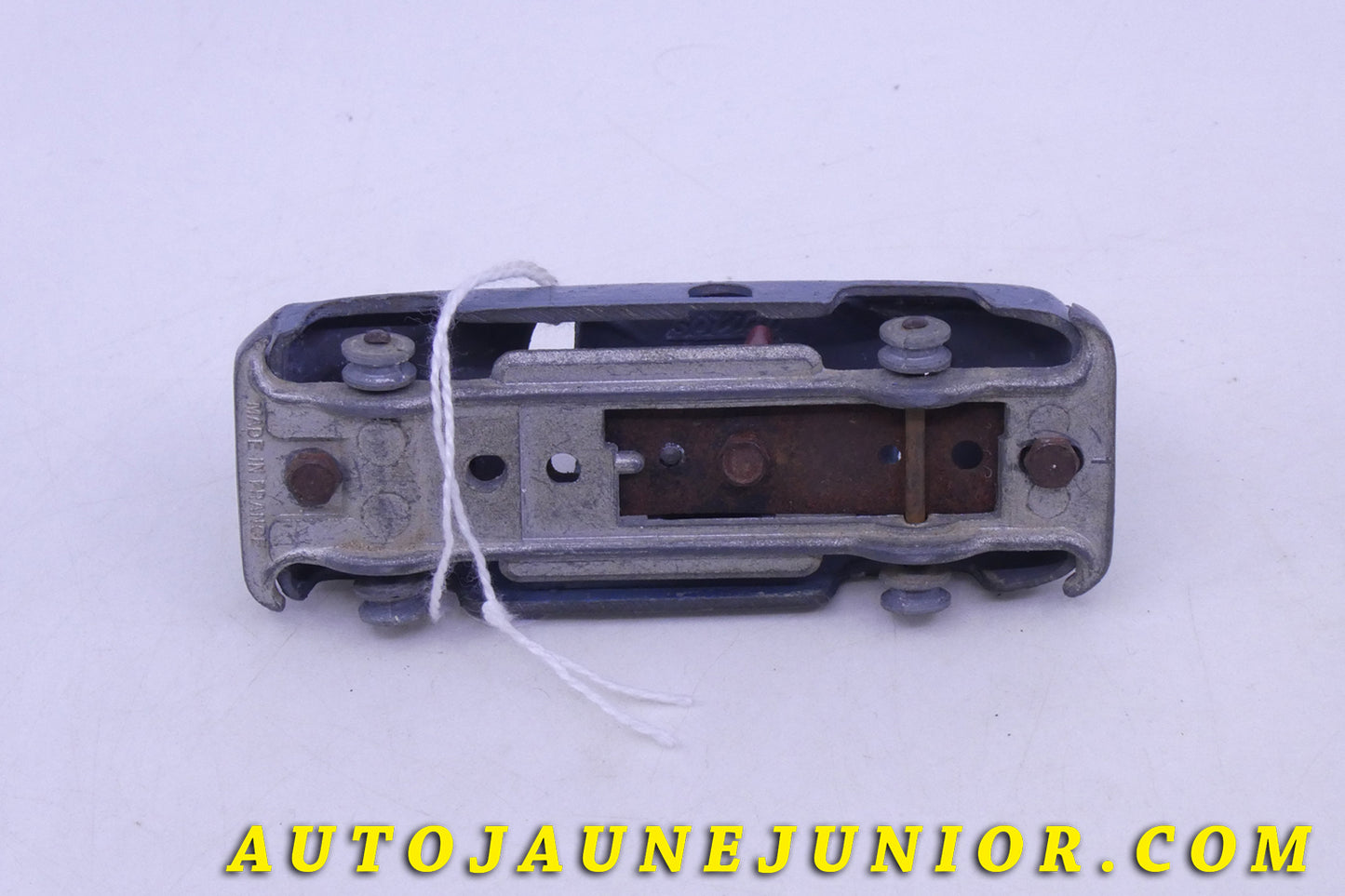 Le Solido Simca Aronde est en vente sur Auto Jaune Junior ! Découvrez nos collections de diecast Tekno, Politoys, Mebetoys, Mercury, Joal, Diapet, Märklin, TootsieToys.AutoJaune Junior ; Vous avez le même jouet ? Profitez de notre expertise pour vous accompagner dans la vente de vos modèles ou votre collection ! Nous achetons tous lots de miniatures ! Contactez nous !