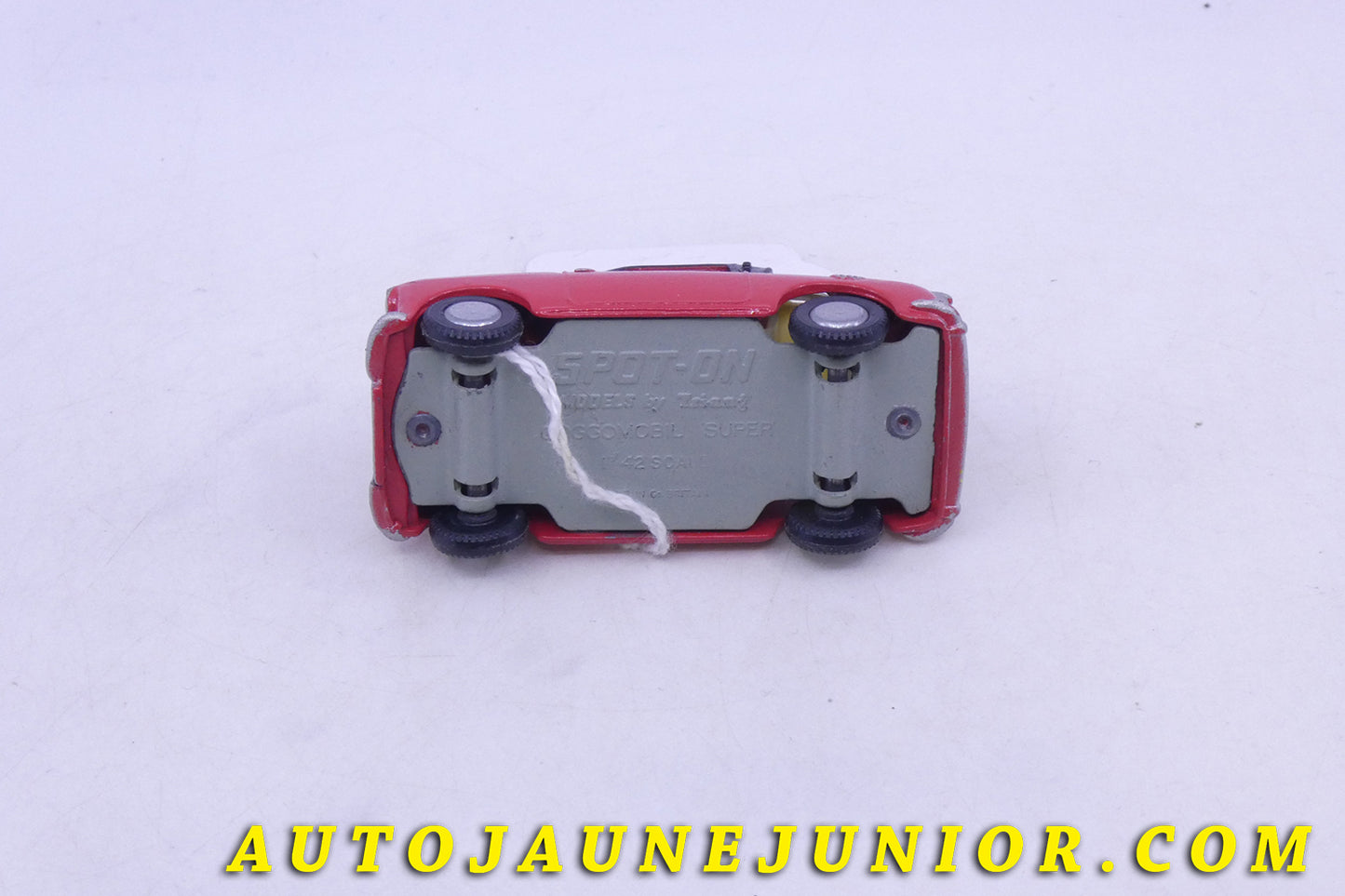 Le Spot-On Goggomobile TS 400 est en vente sur Auto Jaune Junior ! Découvrez nos collections de diecast Tekno, Politoys, Mebetoys, Mercury, Joal, Diapet, Märklin, TootsieToys.AutoJaune Junior ; Vous avez le même jouet ? Profitez de notre expertise pour vous accompagner dans la vente de vos modèles ou votre collection ! Nous achetons tous lots de miniatures ! Contactez nous !